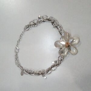 Vintage flower with woven chain neclace